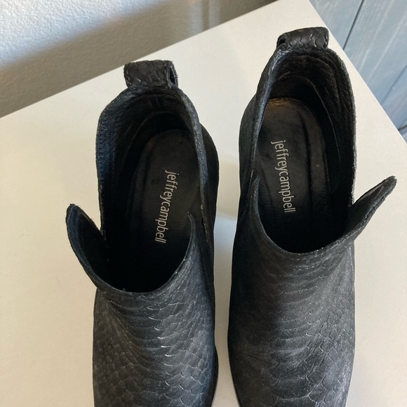 ******SOLD*******Jeffrey Campbell Rowlan Snakeskin Booties - Picture 5 of 6